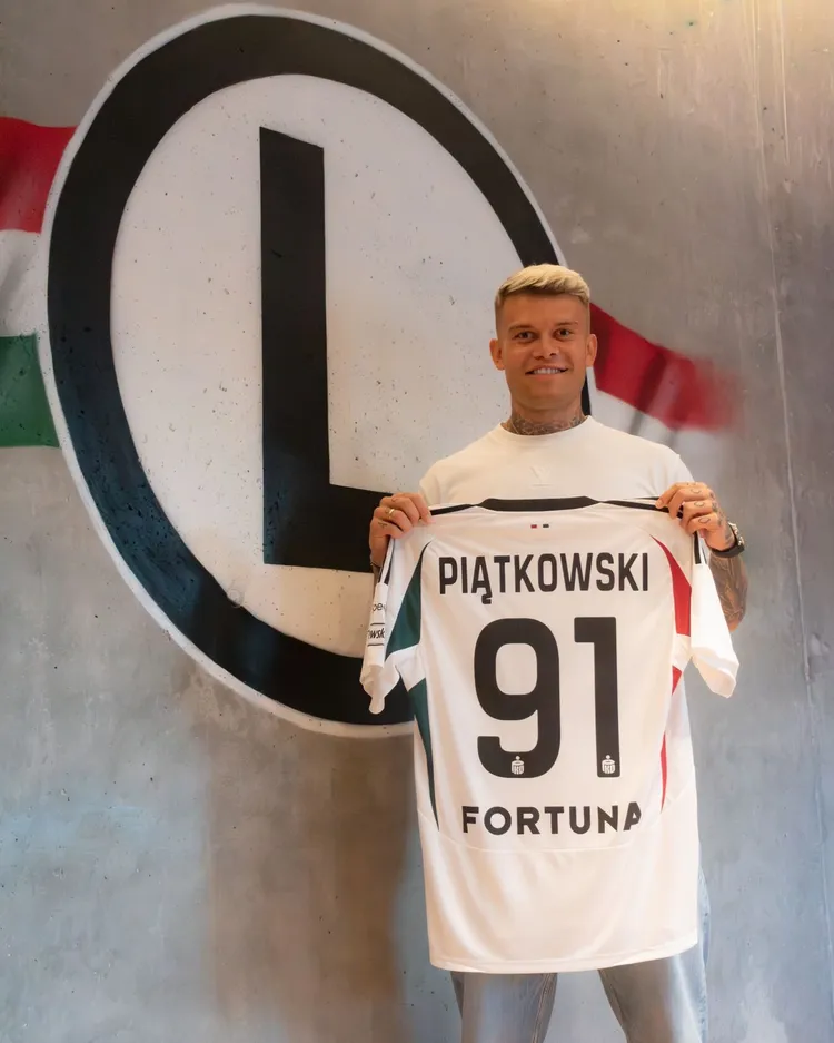 Kamil Piątkowski zaprezentowany przez Legię!