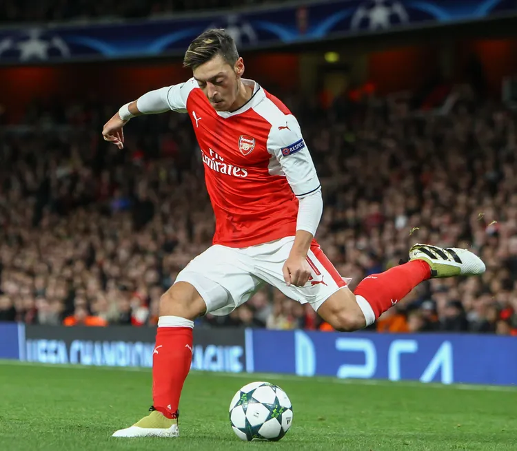 Mesut Król Asyst