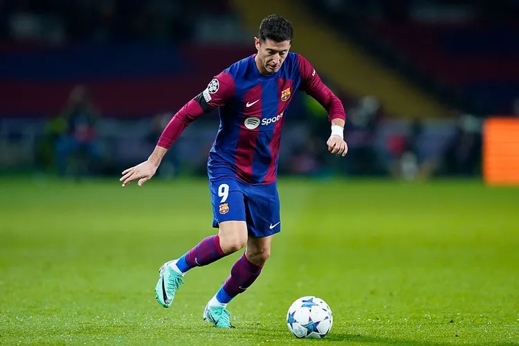 Robert Lewandowski wypada z gry – FC Barcelona bez swojego snajpera w Pucharze Gampera