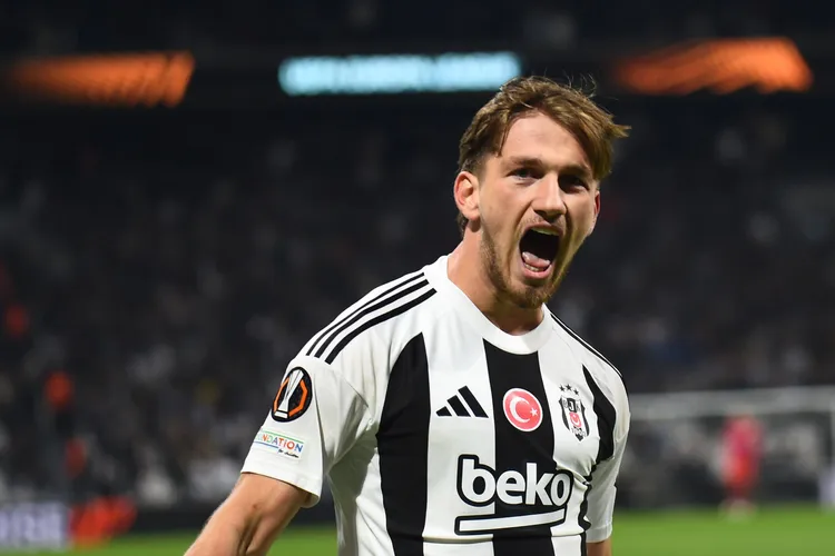Aston Villa rozważa transfer młodego napastnika z Besiktasu