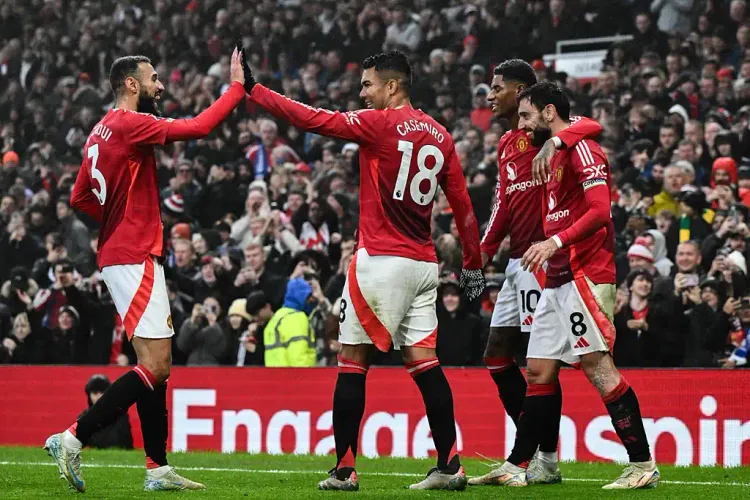 Manchester United stoi przed trudnym wyborem – jeden z napastników opuści Old Trafford