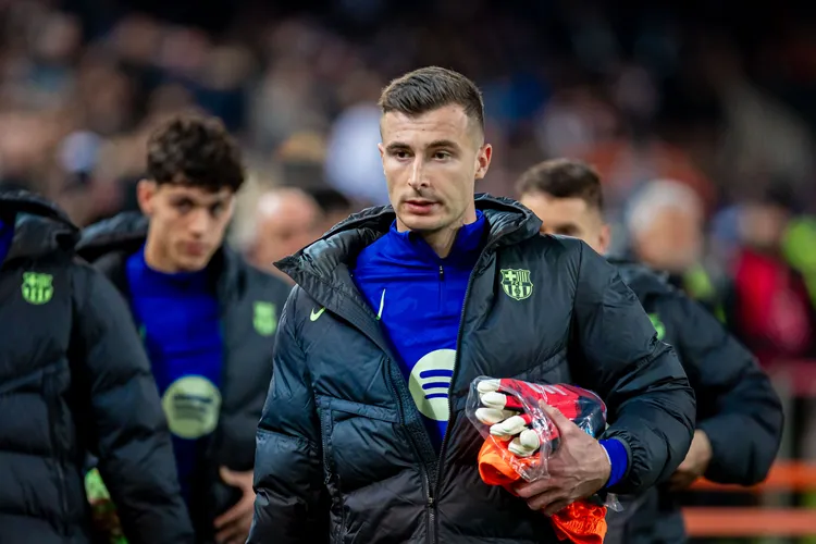 Bramkarz Barcelony bliski odejścia – zagraniczny kierunek coraz bardziej realny