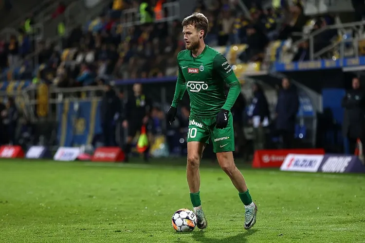 Ruch Chorzów nie zwalnia tempa – Maciej Żurawski może być kluczowym wzmocnieniem