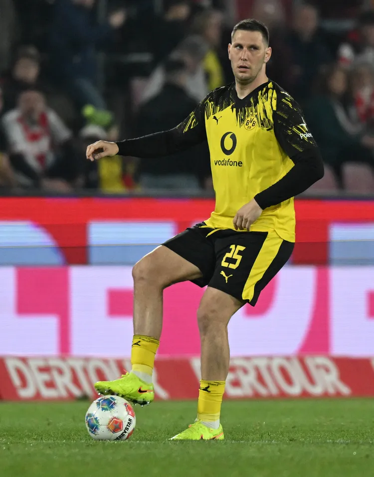 OFICJALNIE: Piłkarz BVB kończy karierę w wieku 30 lat