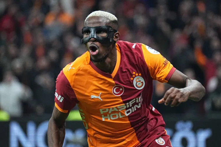 TAKĄ ofertę z Anglii Galatasaray odrzuciło za Victora OSIMHENA!
