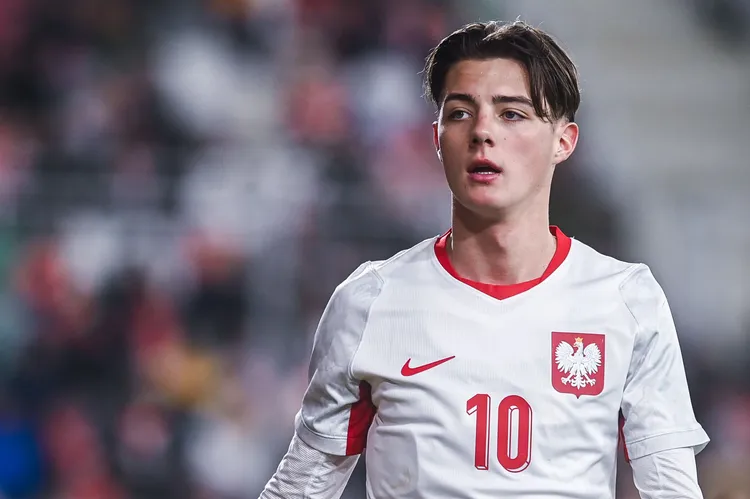 Do tego klubu trafi Kacper Urbański! ZOSTAJE W POLSCE 😱
