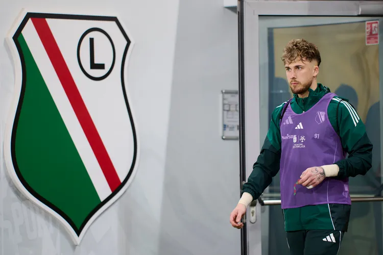 Kacper Tobiasz na celowniku angielskiego klubu