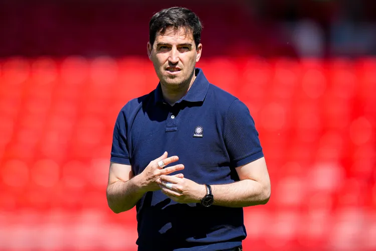 AC Milan przegra walkę o trenera ze ŚREDNIAKIEM Premier League?