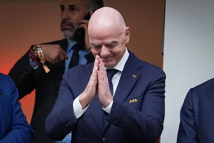 Wypływają nowe informacje ws. kochanki Infantino - TYLE miał wynieść przelew!