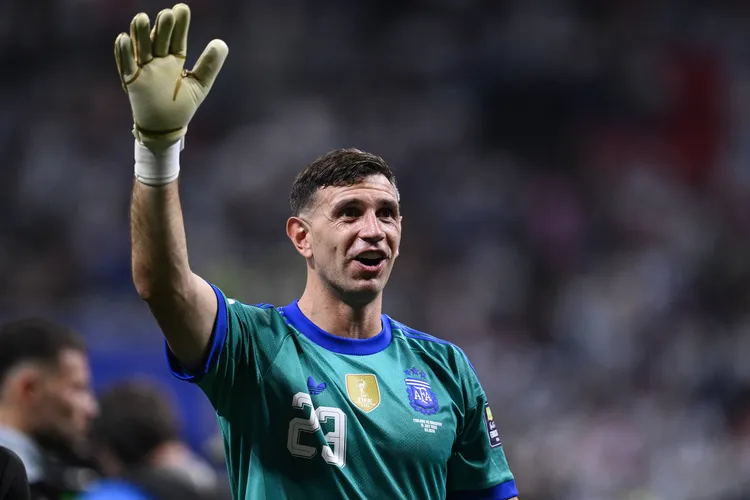 Emiliano Martinez ODPOWIADA na krytykę "łatwej ścieżki" Argentyny!