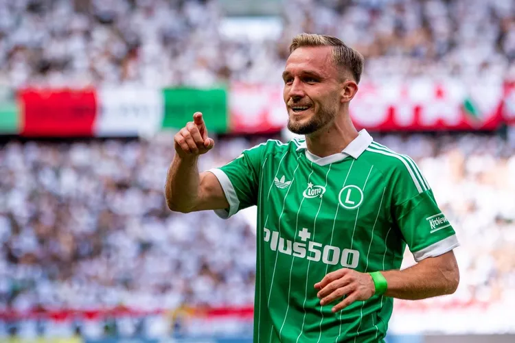 Łukasz Zjawiński imponuje postawą kibicom Legii