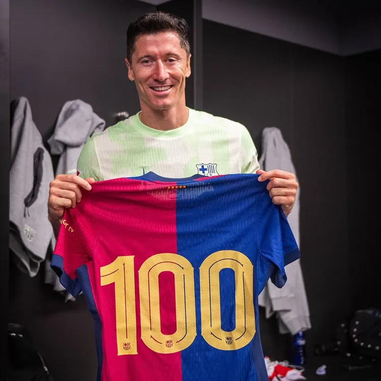 Robert Lewandowski polubił się w tym sezonie z liczbą "100"
