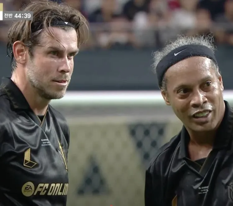 Gareth Bale i Ronaldinho po zakończeniu kariery