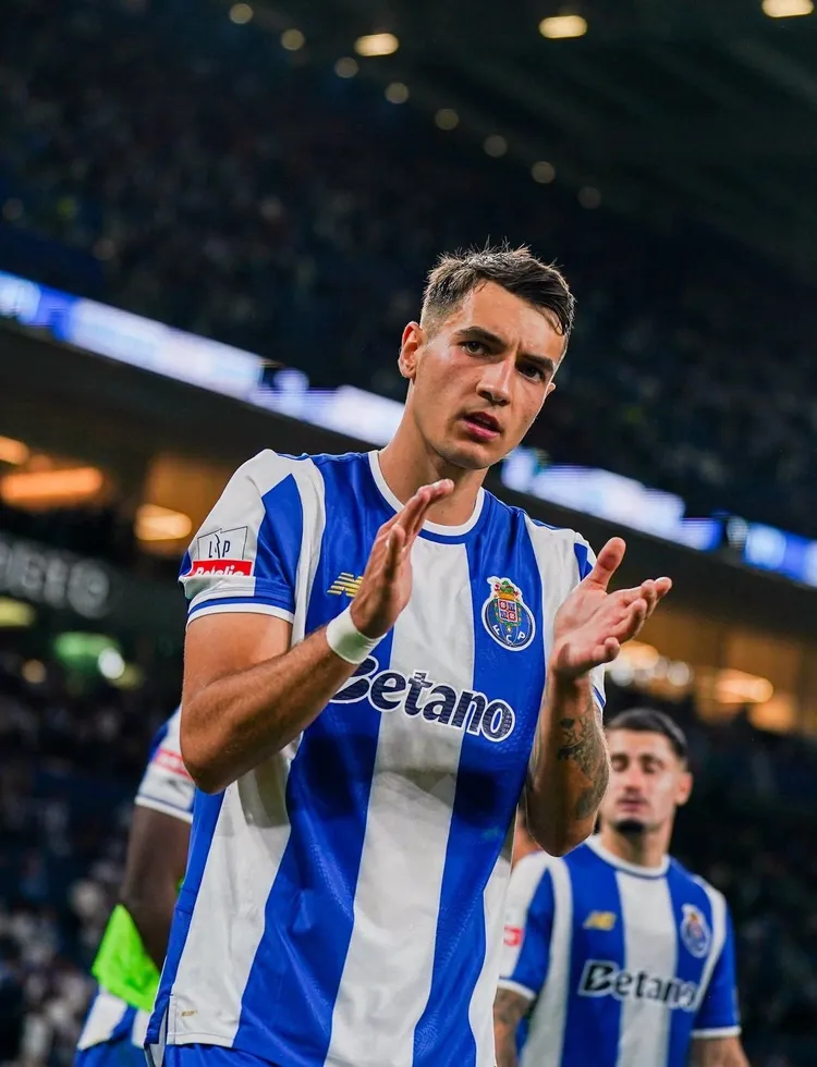 Włoski gigant obserwuje Kiwiora! Porto to tylko przystanek?