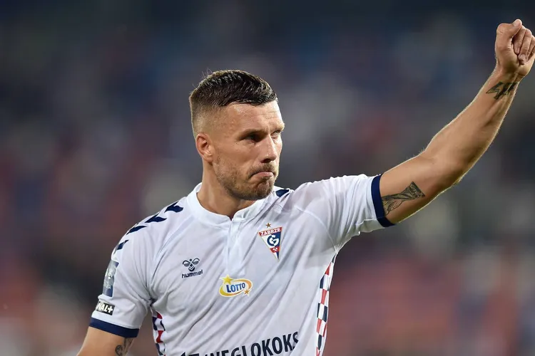 Lukas Podolski rozważa zakończenie kariery – legenda Górnika Zabrze o swojej przyszłości