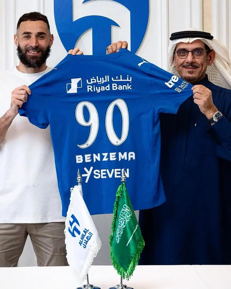 Karim Benzema zaprezentowany w nowym klubie! 🆕