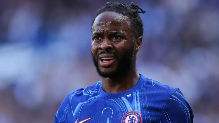 Sterling zaoferowany Napoli!