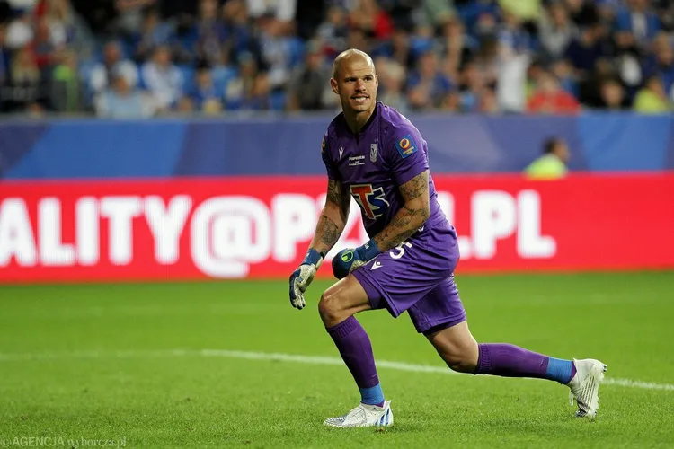 Filip Bednarek przenosi się do Eredivisie – nowy rozdział w karierze byłego bramkarza Lecha Poznań