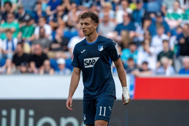 Fisnik Asllani bliżej RB Lipsk niż Barcelony?