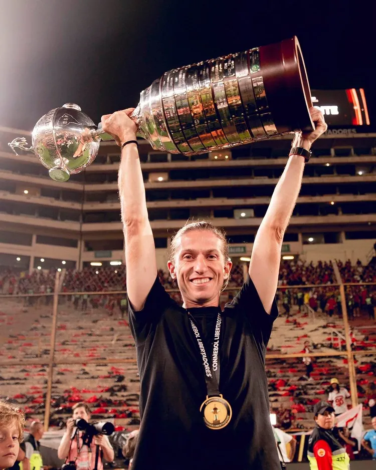 Filipe Luis robi KAPITALNĄ robotę jako trener Flamengo 👏