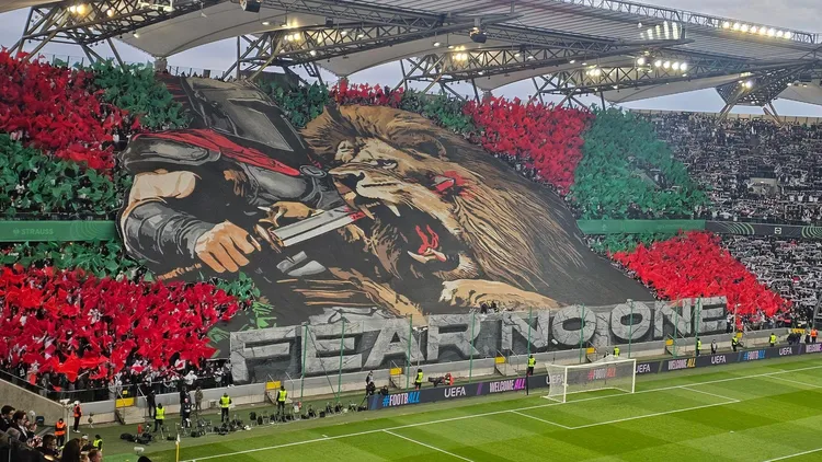 Oprawa kibiców Legii w meczu z Chelsea!