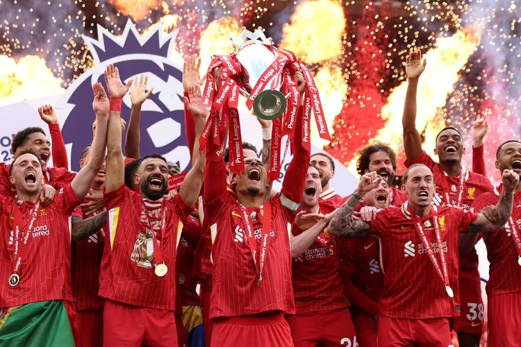 Liverpool cieszy się z Mistrzostwa Anglii!
