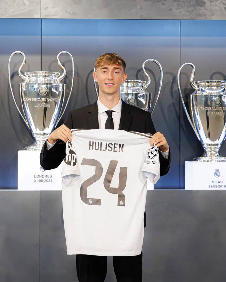 Dean Huijsen zaprezentowany w Realu Madryt