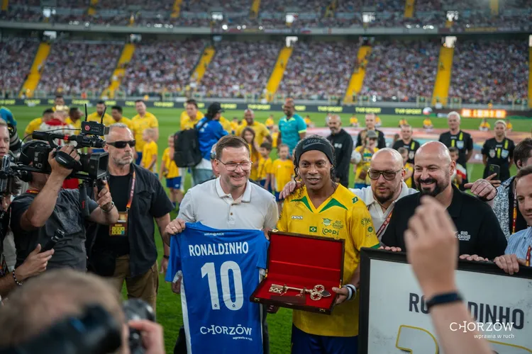 Ronaldinho uhonorowany przez miasto Chorzów!
