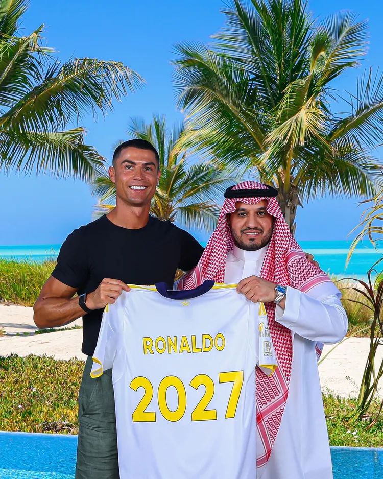Cristiano Ronaldo oficjalnie na dłużej w Al-Nassr!