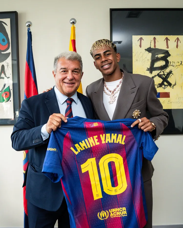 Lamine Yamal nową "10" FC Barcelony!