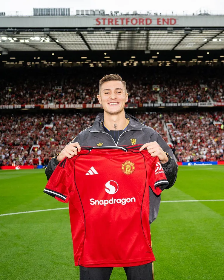 Sesko oficjalnie zaprezentowany na Old Trafford!