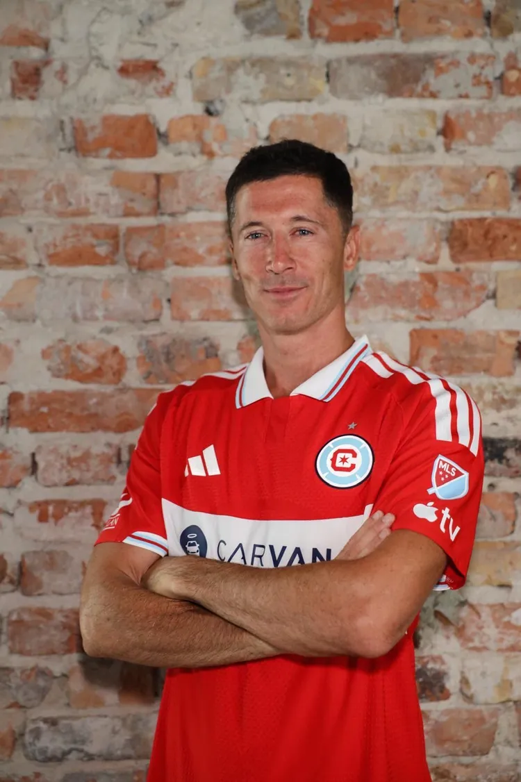 PIERWSZE ZDJĘCIE LEWEGO W NOWYCH BARWACH! 🔴⚪️