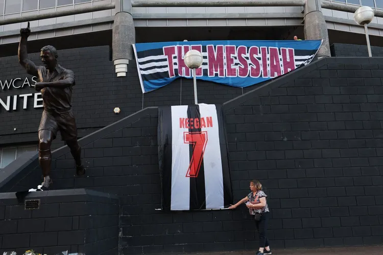 Newcastle i Liverpool zamierzają wspólnie pożegnać zmarłą legendę!