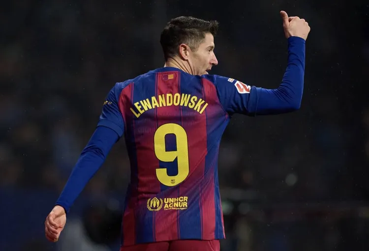 Co z przyszłością Lewandowskiego w FC Barcelonie? News prosto od Fabrizio Romano ✅
