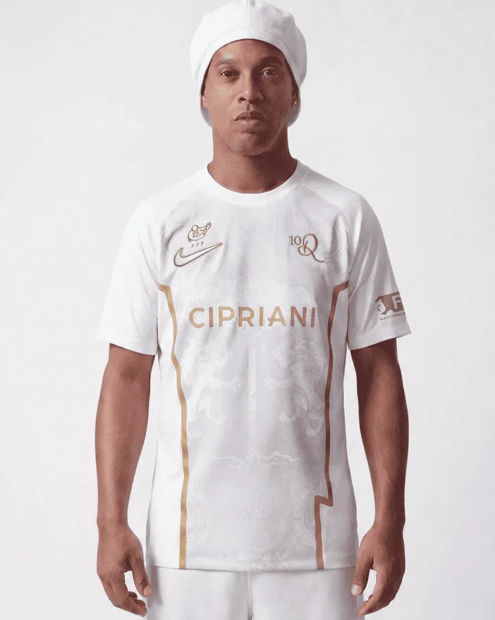 Klub z SERIE C nawiązał współpracę z Ronaldinho!