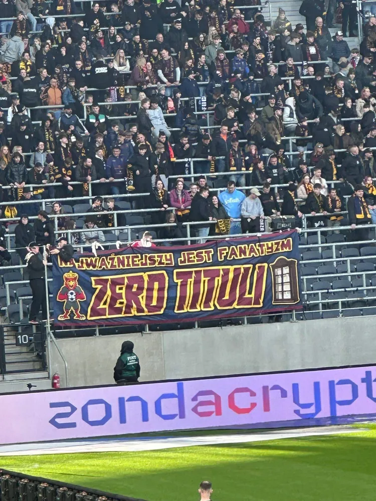 Taki transparent wywiesili kibice Pogoni Szczecin xD