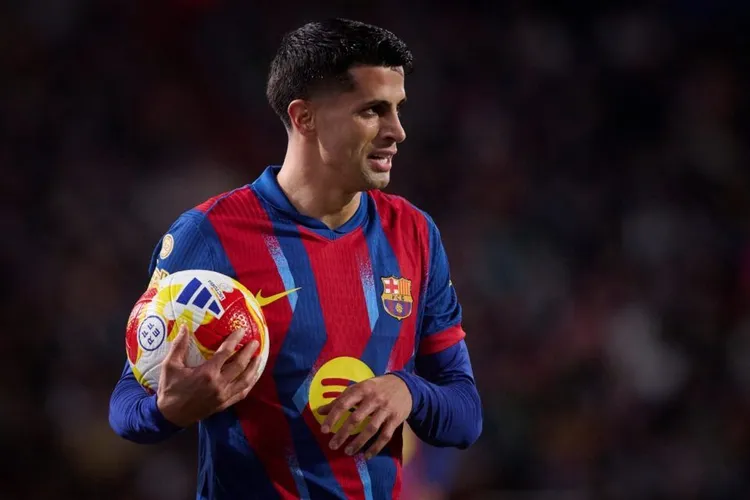 Joao Cancelo postanowił - chce pozostać w Barcelonie