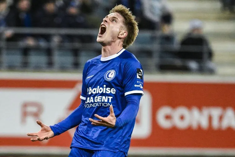 Skóraś asystuje, KAA Gent zaskoczony przez OH Leuven — 1:3