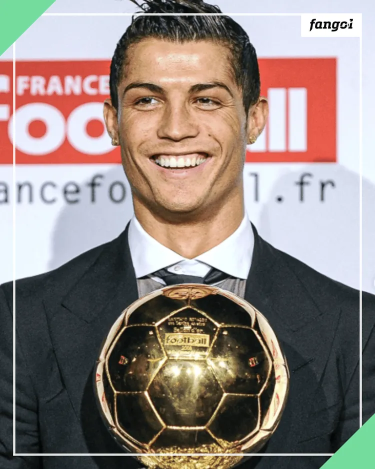 17 lat temu Cristiano Ronaldo wygrał swoją pierwszą Złotą Piłkę 🏆