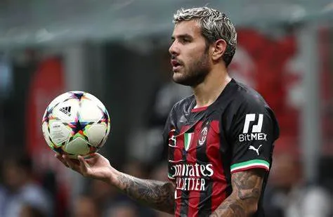 Theo Hernandez żegna się z Milanem – rekordowa oferta z Al Hilal przesądziła o transferze