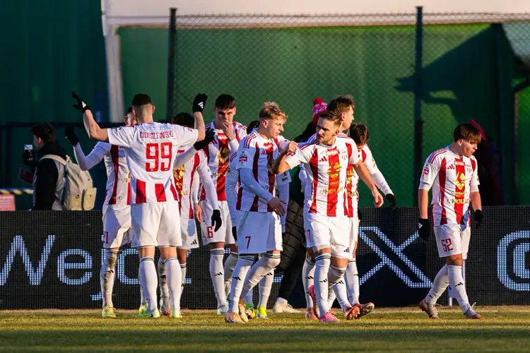 Ruch Chorzów - Pogoń Grodzisk Mazowiecki: Typy, Analiza, Kursy 27.04.2026