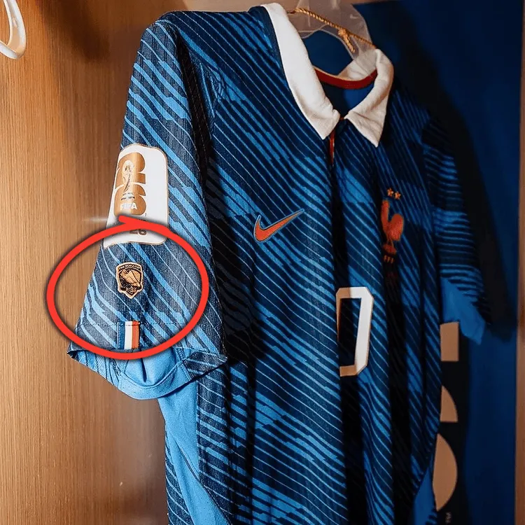 Kylian MBAPPE gra na mundialu w SPECJALNEJ koszulce!