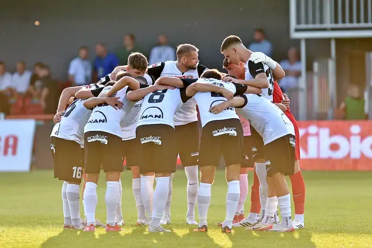 Puszcza Niepołomice – Znicz Pruszków: Typy, Analiza, Kursy 01.05.2026