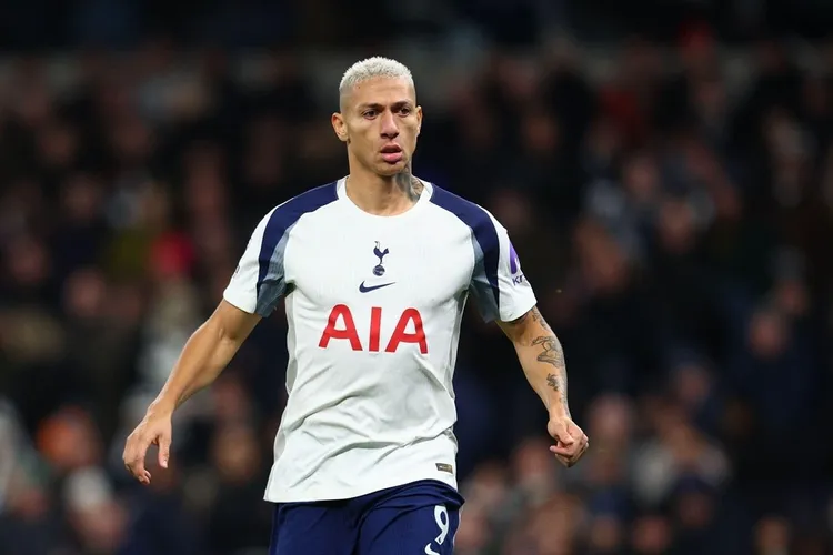 Newcastle – Tottenham: Typy, Analiza, Kursy 02.12.2025