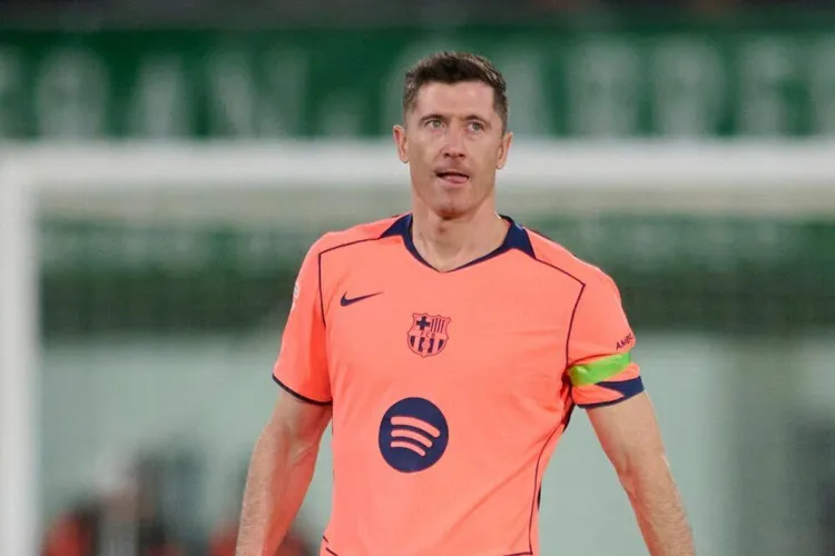 Barcelona jedzie na Atletico bez Raphinhy. Flick ma jedną niewiadomą w składzie