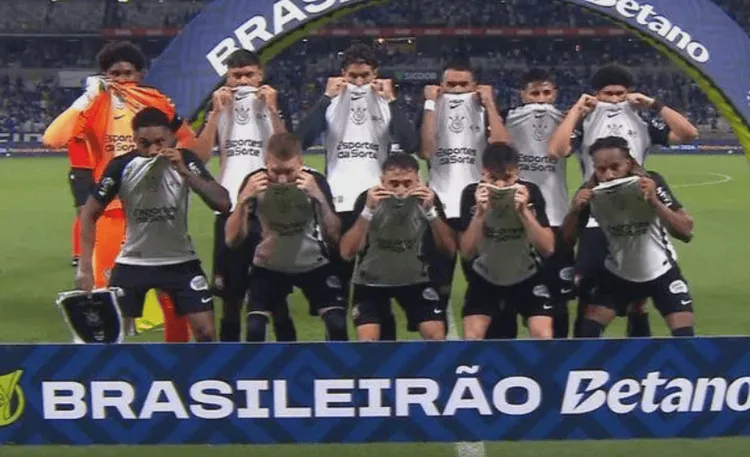 Corinthians przeciwko rasizmowi!