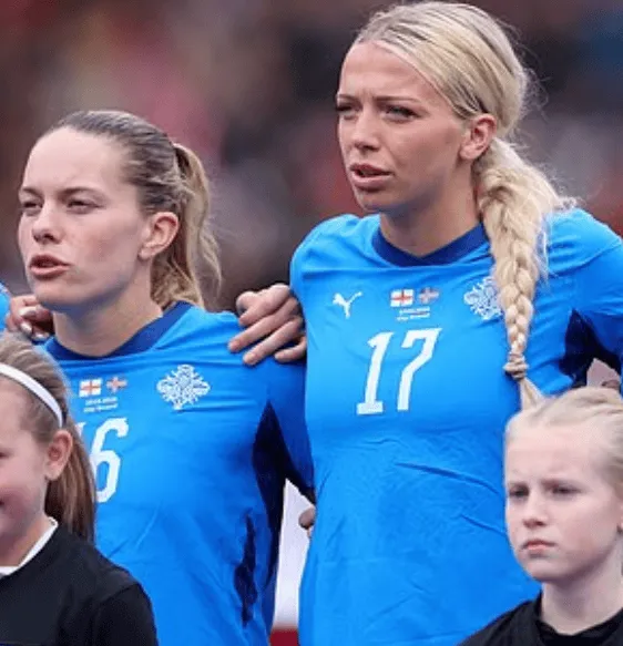 Córka byłego piłkarza Premier League rozpoczyna karierę!