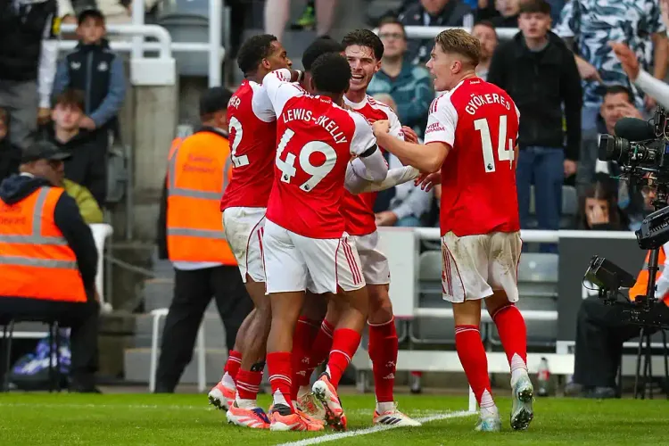 Arsenal – Manchester United: Typy, Analiza, Kursy (25.01.2026)