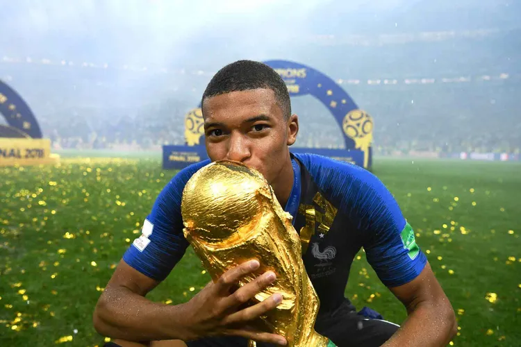 Kylian Mbappe dziś świętuje! 🥳
