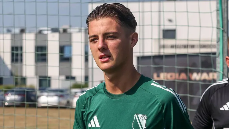 Kacper Urbański w Legii Warszawa – rosnące wątpliwości wokół młodego talentu